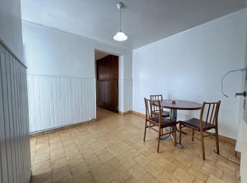 Departamento · 2m² · 3 Ambientes · Departamento Tres Ambientes Al Lateral - Excelente Oportunidad de Inversion