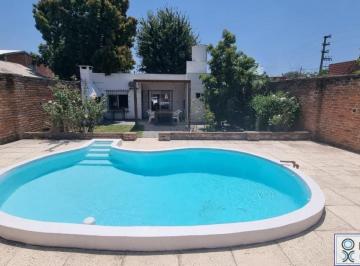 Casa · 96m² · 3 Ambientes · 1 Cochera · Casa en Venta Apta Crédito Bancario! en Manuel Alberti, Calle Los Sauces, Pilar.