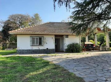 Casa · 82m² · 3 Ambientes · 1 Cochera · Casa en Venta - 2 Dorm. 1 Baño - Cochera - 1230 m² - Monte Grande