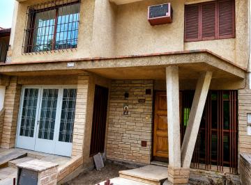 Casa de 5 ambientes, Villa Nueva · Se Alquila Casa Sobre Adolfo Calle Vivienda o Comercial!