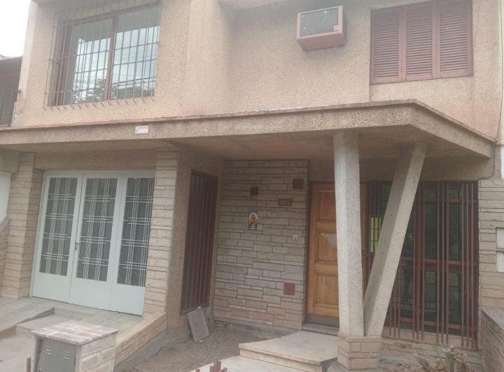 Casa · 110m² · 5 Ambientes · 2 Cocheras
