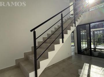 Casa · 188m² · 5 Ambientes · 2 Cocheras · Casa en Venta a Estrenar en Lago Central Pg