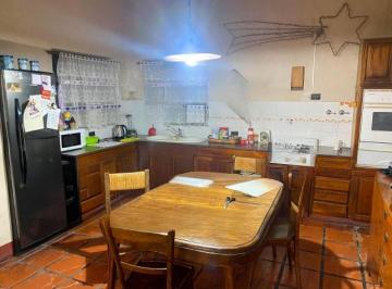 Casa · 262m² · 4 Ambientes · 1 Cochera · Casa en Venta - 3 Dorm. 2 Baños - Coronel Brandsen