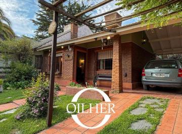 Casa de 4 ambientes, Villa Gesell · Casa con Gas Natural Ideal Vivienda Permanente en Zona Sur!