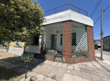 Casa · 146m² · 4 Ambientes · 1 Cochera · Casa en Venta Villa Sarmiento 4 Ambientes con Patio Cochera y Terraza a Dos Cuadras Rivadavia