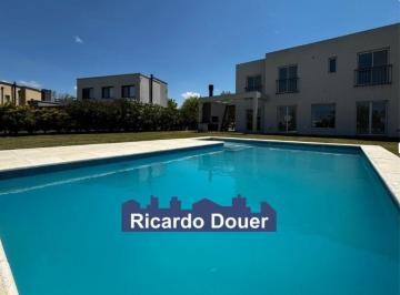 Casa · 180m² · 4 Ambientes · 1 Cochera · Casa en Venta en El Cantón, Escobar, G. B. a. Zona Norte