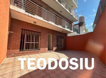 Departamento de 3 ambientes, Lanús · Hermoso 3 Ambientes con Patio // en Planta Baja