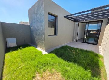 Casa · 80m² · 3 Ambientes · 1 Cochera · Venta Duplex 2 Dorm. 2baños Coche Rincones Manantiales