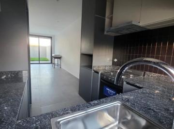 Casa · 80m² · 3 Ambientes · 1 Cochera · Venta Duplex 2 Dorm. 2baños Coche Rincones Manantiales