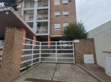 Departamento · 60m² · 4 Ambientes · 1 Cochera · Se Vende Departamento Zona Centro!
