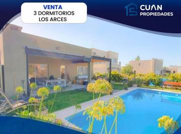 Casa · 146m² · 4 Ambientes · 3 Cocheras · Casa en Venta Los Arces La Cañada de Pilar