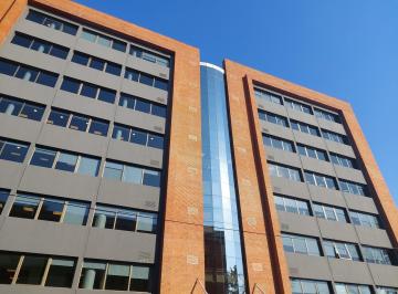 Oficina comercial · 2334m² · 51 Cocheras · Excelentes Oficinas en Complejo Olivos Building - Tres Pisos