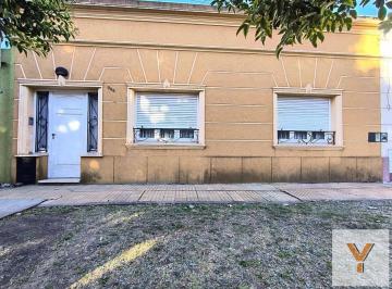 Casa · 84m² · 3 Ambientes · Casa en Venta - 2 Dorm. 1 Baño - San Carlos