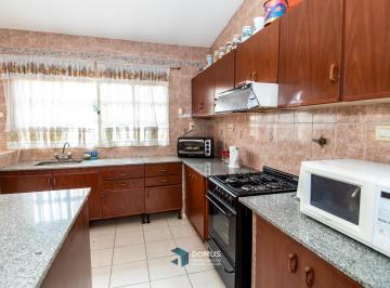 Casa · 150m² · 4 Dormitorios · 2 Cocheras · Venta Casa Barrio San Carlos