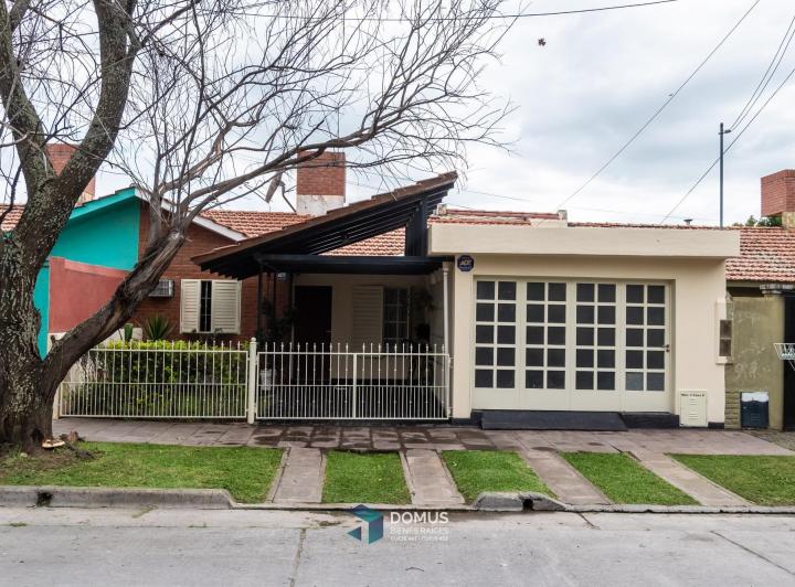 Casa · 150m² · 4 Dormitorios · 2 Cocheras