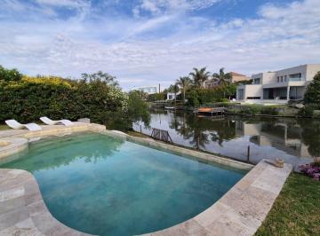 Casa · 400m² · 9 Ambientes · 6 Cocheras · Gran Casa en Venta Al Lago en El Golf - Nordelta