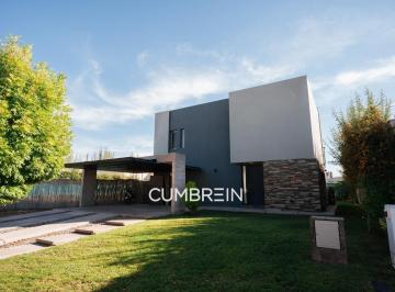 Casa · 156m² · 3 Ambientes · 2 Cocheras · Casa en Venta en Barrio Cortaderas de La Noria, San Rafael | Cumbrein