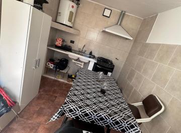 Casa · 3 Cocheras · Vendo Tres Dptos en Block Barrio Patricios Oeste