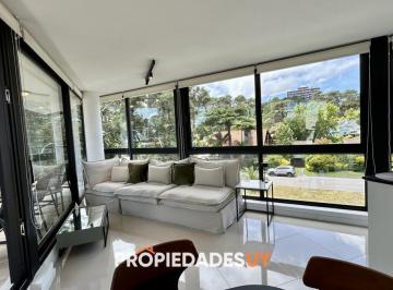 Foto1 · Apartamento en Venta en Playa Mansa, 2 Dorm.