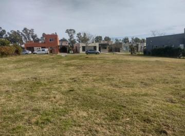 Terreno · 557m² · Adg. Super Oportunidad en Santa Emilia, Pilar del Este