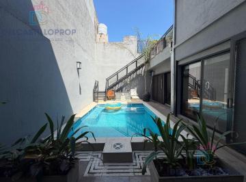 Casa · 162m² · 4 Ambientes · 1 Cochera · Casa en Venta en San Isidro | Amplia con Jardín y Cochera