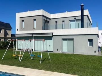 Casa · 300m² · 4 Dormitorios · La Providencia - Gran Parque + 4 Dorm. en Suite