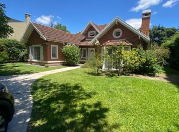Casa · 150m² · 5 Ambientes · Solar de Bosque - Propiedad de 3 Dorm. en Planta Baja - Gran Parque Arbolado