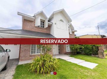 Casa · 250m² · 4 Ambientes · 1 Cochera · Casa en Constitución