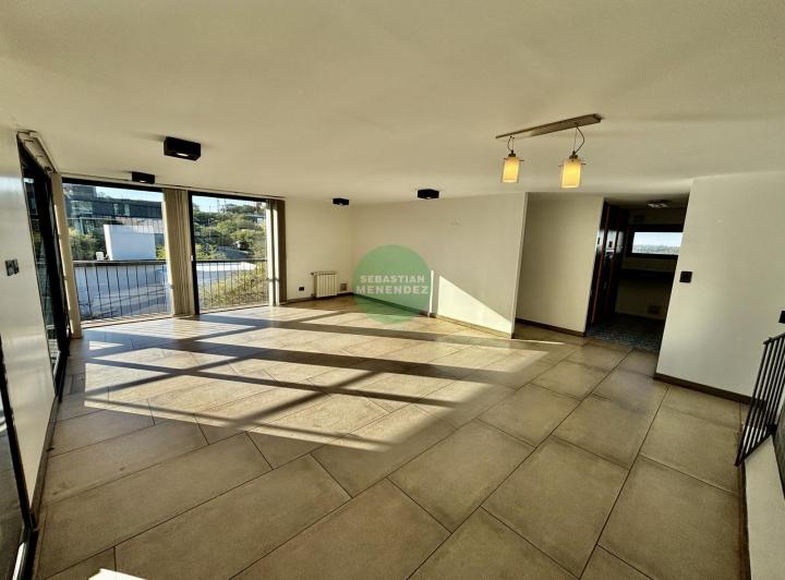 Casa · 280m² · 5 Ambientes · 2 Cocheras