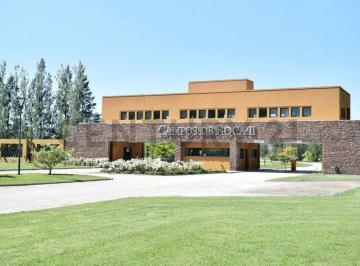 Terreno · 2490m² · Lote en Venta en Campos de Roca II