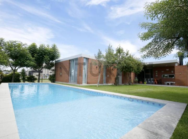 Casa · 212m² · 4 Ambientes