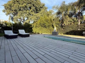 Casa · 260m² · 4 Ambientes · 3 Cocheras · Alquiler Amoblado Moderna Casa Fortin del Pozo