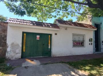 Casa · 116m² · 3 Ambientes · 2 Cocheras · Casa de 2 Dorm. en Rep. de La Sexta.