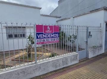 Casa de 6 ambientes, La Plata · Venta – Casa con Amplio Terreno y Excelente Ubicación en La plata¡Oportunidad Única! Se Vende Casa