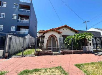 Casa de 3 ambientes, Avellaneda · Chalet en Wilde Centro Sobre Lote Propio - Excelente Ubicacion