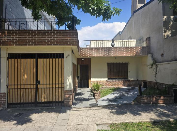 Casa · 165m² · 3 Ambientes · 1 Cochera
