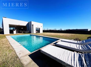 Casa · 135m² · 4 Ambientes · 1 Cochera · Casa en Venta en Area 12 San Sebastian