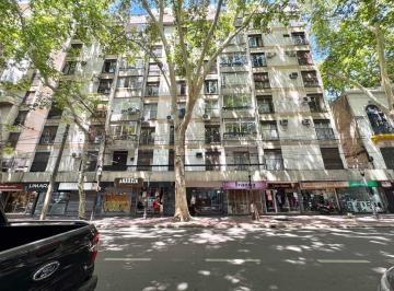 Departamento · 82m² · 6 Ambientes · Departamento en Venta Capital, Peatonal, 3 Dorm., 3 Baños, Ascensor