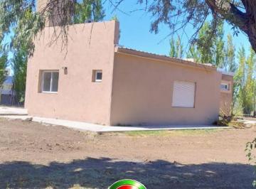 Casa · 175m² · 5 Ambientes · 1 Cochera · Casa de Tres Dorm. en Barrio El Vergel