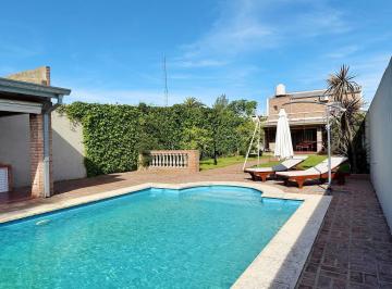 Casa · 270m² · 7 Ambientes · 5 Cocheras · Hermosa Casa en 2 Plantas, Lote 10 X 60.pileta Climatizada - Villa Elvira