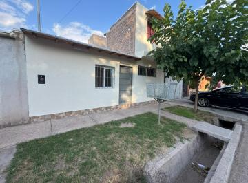 Casa · 252m² · 6 Ambientes · 2 Cocheras · Casa en Venta