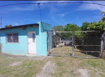 Casa · 400m² · 3 Ambientes · 3 Cocheras · Casa en Venta en Punta Lara