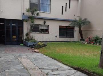 Casa · 156m² · 7 Ambientes · 1 Cochera · Casa en Lomas del Mirador