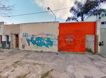 Bodega-Galpón · 450m² · Galpón de 300 m² Cub. - Oficinas de 150 m² Cub. - Lote 600 m²