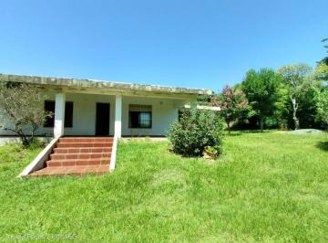 Casa de 5 ambientes, Villa Parque Siquiman · Venta de Casa en Pque Siquiman! Excelente Ubicacion!