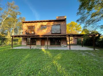 Casa · 210m² · 4 Ambientes · 1 Cochera · Casa en Venta en Barrio Privado Villa Rosa - Apta Credito
