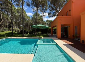 Casa · 419m² · 6 Ambientes · 2 Cocheras · Casa Sobre Dos Lotes en Venta en La Herradura