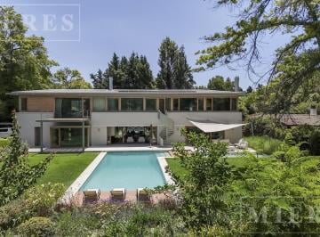 Casa · 1337m² · 6 Ambientes · Casa en Venta en Olivos Golf Club