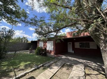 Casa · 186m² · 5 Ambientes · 3 Cocheras · Venta Casa 3 Dorm. con Gran Parque Forestado