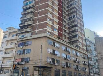 Departamento de 1 ambiente, Avellaneda · Alquiler Dto: de 1 Amb Divisible Al Frente Consta de Cocina, Baño Completo con Bañera, Piso Parquet